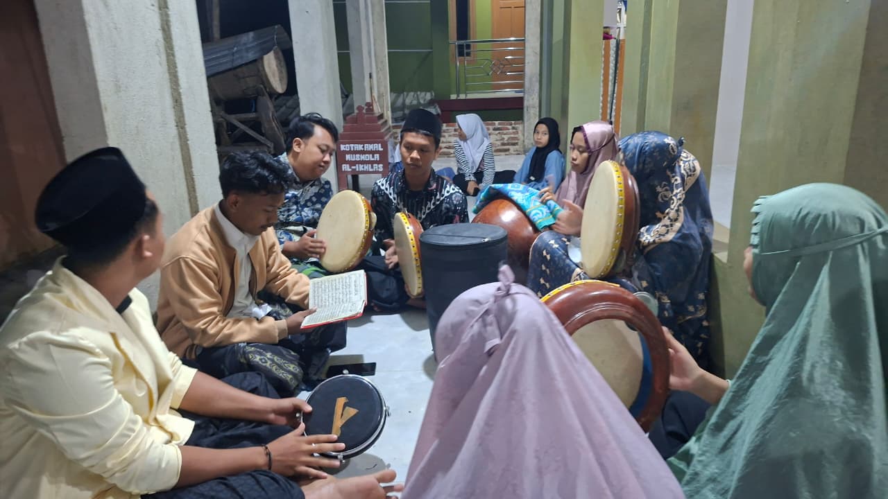 Sholawat Al Barzanji Mushola Al Ikhlas