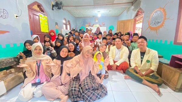 Mahasiswa KKN UNUGHA Kelompok 5 Berpartisipasi dalam Kegiatan Madrasah Miftahul Ulum Desa Pamulihan