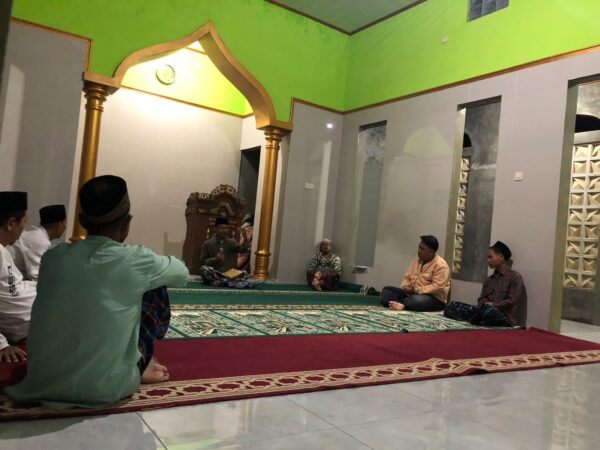 Hidupkan Kegiatan Keagamaan, Mahasiswa KKN UNUGHA Gelar Rutinan Asmaul Husna dan Kultum Ba’da Maghrib di Mushola Al Ikhlas