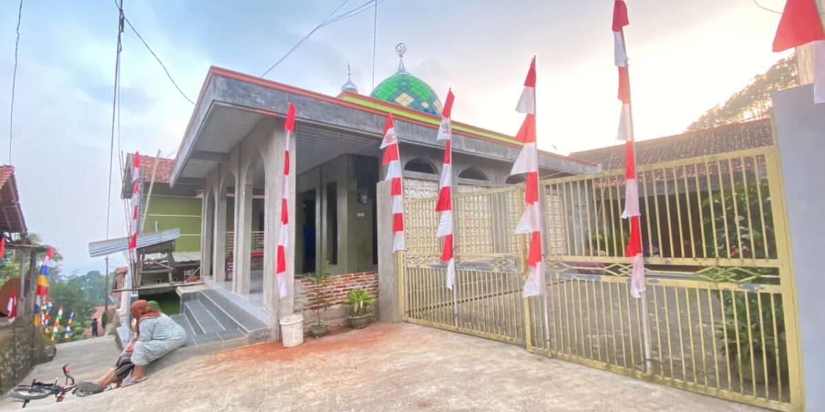 Gambar Mushola-Samping