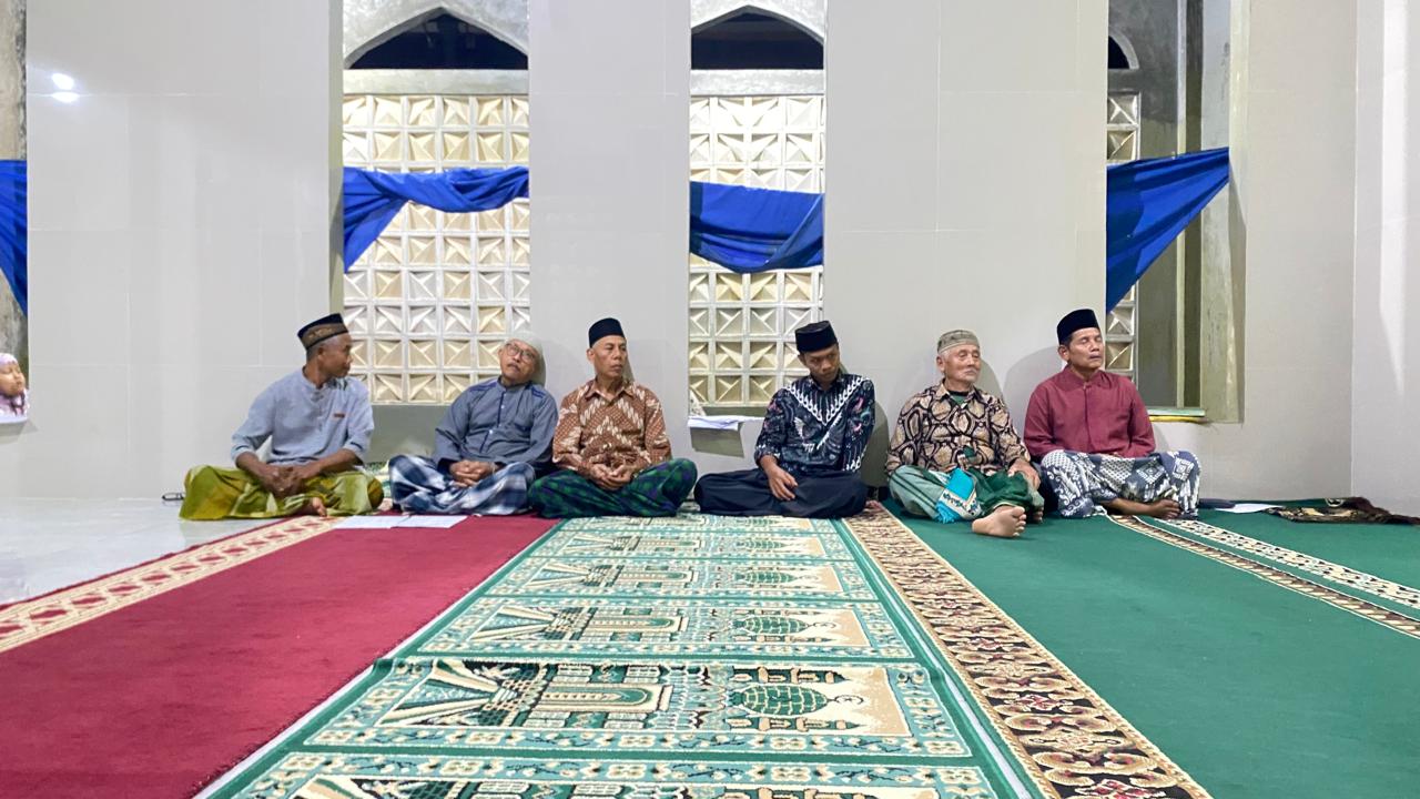Mahasiswa KKN UNUGHA Adakan Rutinan Yasinan Setiap Malam Jumat di Mushola Al Ikhlas Mahasiswa KKN UNUGHA Adakan Rutinan Yasinan Setiap Malam Jumat di Mushola Al Ikhlas
